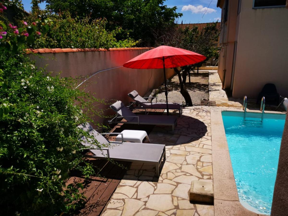 Gites Avec Grande Piscine Et Sa Terrasse Privative Bernis Kültér fotó