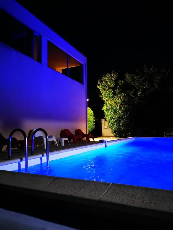 Gites Avec Grande Piscine Et Sa Terrasse Privative Bernis Kültér fotó